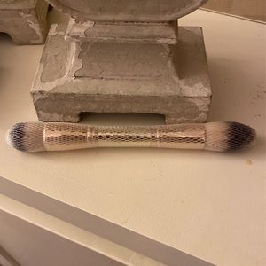 BRAND NEW Maskcara B Squared Brush